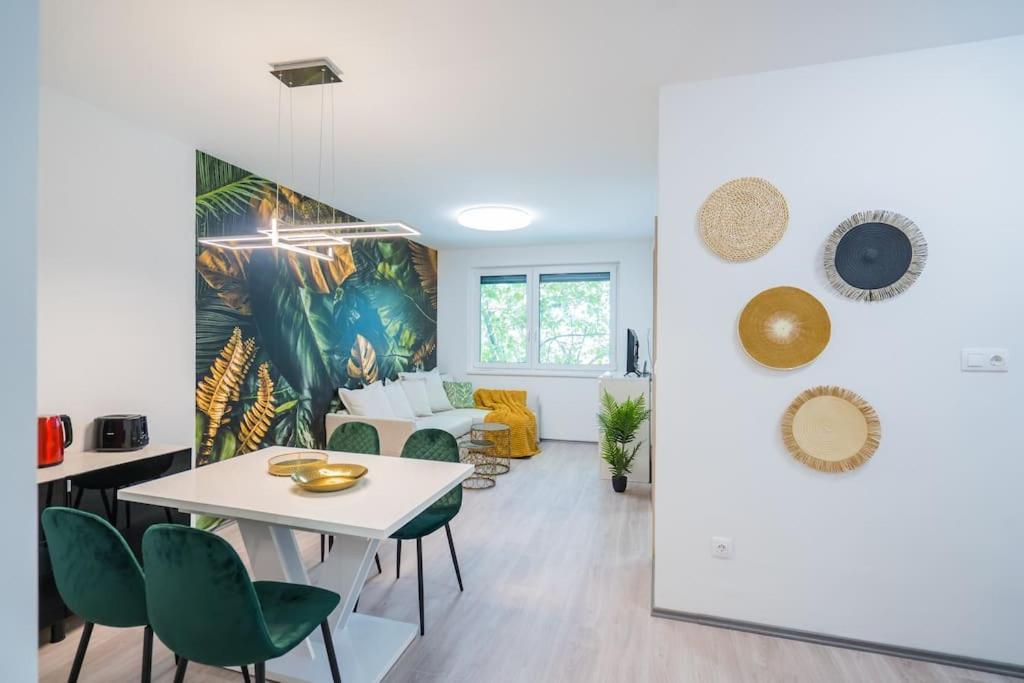 Jungle Apartment Siófok Eksteriør billede