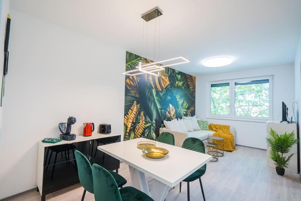 Jungle Apartment Siófok Eksteriør billede
